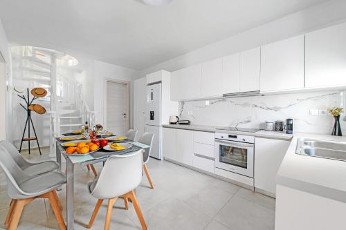 Elegant Seaside Residence