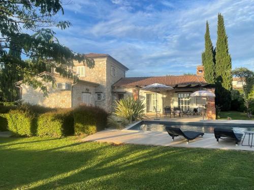 Villa Melissa - Istrisches Steinhaus mit Pool in guter Lage