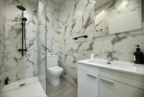 Alcala Galiano 81 by United Renters