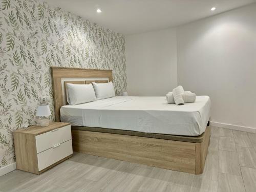 Alcala Galiano 81 by United Renters