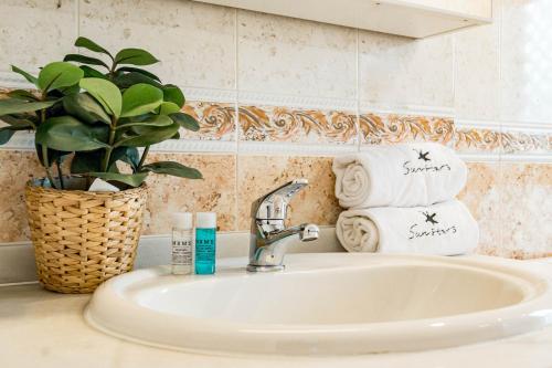 Contemporary apartment near Puerto Banus