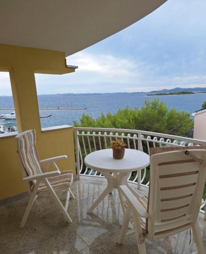 Best View Apartment Mustel in Drage - Adults Only