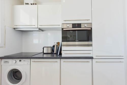 Cozy top-floor 2-Br apartment terrace and sea view