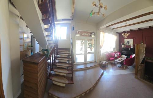 Χώρος καθιστικού στο Villa Ileana