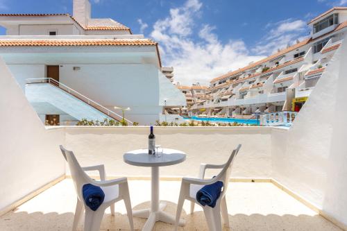 Home2Book Cute Apt, Pool & Terrace Las Américas