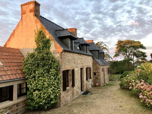 Maison en pierre à Perros-Guirec avec grand jardin et WIFI - FR-1-368-235