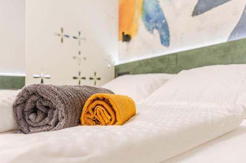 Ένα ή περισσότερα κρεβάτια σε δωμάτιο στο Apartment Hajdi with Sauna & Garage