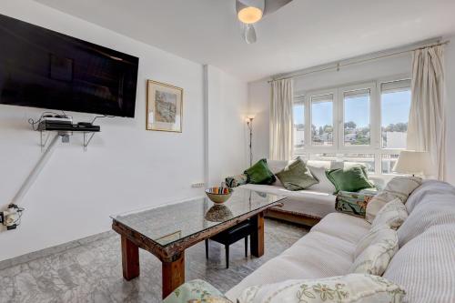 Quality apartment Sleeps 8 Airconditioned Underground parking Ultra fast WiFi