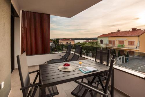 Two berdooms apartment with sea view