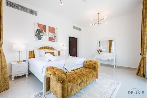 Katil atau katil-katil dalam bilik di Getaway Deal 3BR with Outdoor Jacuzzi plus Scenic Views by Deluxe Holiday Homes