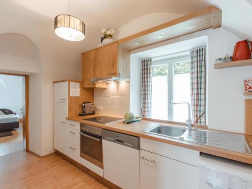 Кухня или мини-кухня в Apartment Rübezahl-1 by Interhome
