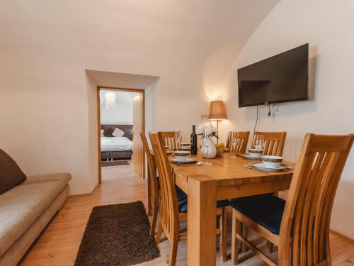 Телевизор и/или развлекательный центр в Apartment Rübezahl-1 by Interhome