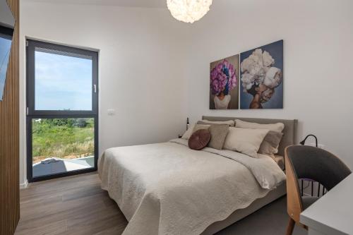Elegant CASA ARIA with 2 gardens and BBQ facilities