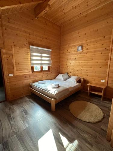 Ein Bett oder Betten in einem Zimmer der Unterkunft Valbona Relax