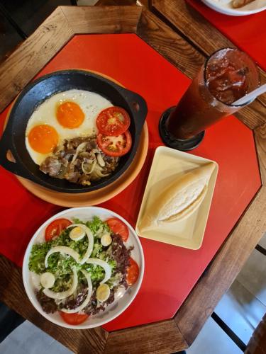 Mad på hotellet eller i nærheden