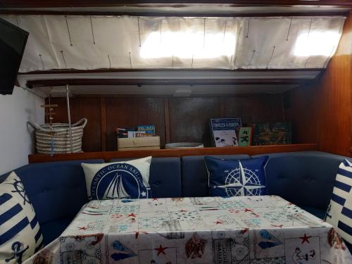 Χώρος καθιστικού στο Houseboat - Faro in Ria Formosa