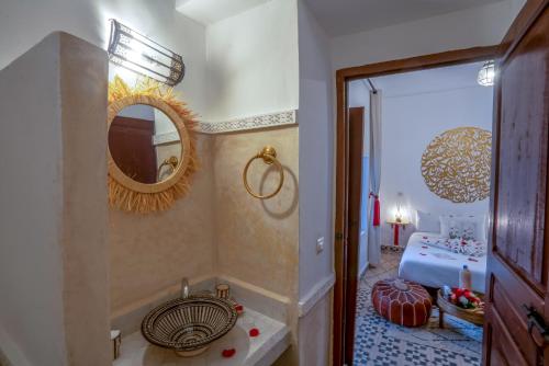 Koupelna v ubytování Riad Les Cornes de Gazelle