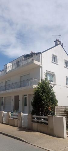 Το κτήριο όπου στεγάζεται  το διαμέρισμα
