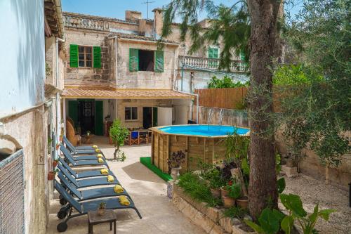 Πισίνα στο ή κοντά στο Casa de Can Virolla Gran