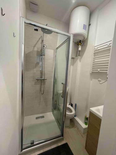 Et badeværelse på Charming studio, Paris 15 - Parc des expositions