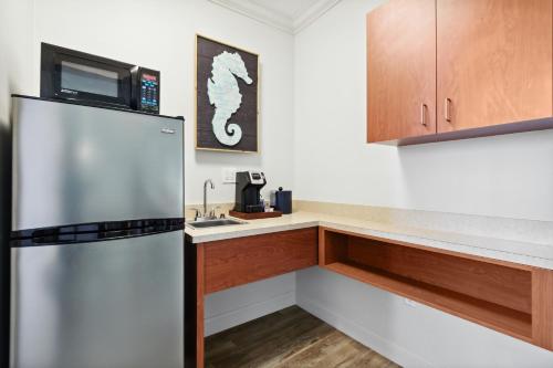 Dapur atau dapur kecil di Seahorse Oceanfront Inn