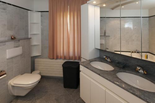 Et badeværelse på Luxurious Villa 't Kasteelhof