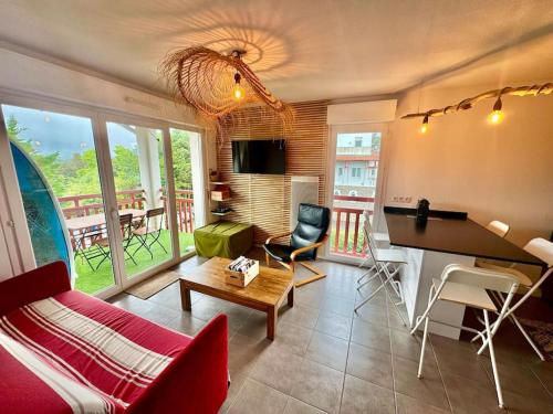 Grand appartement - Piscine - plage- Terrasse