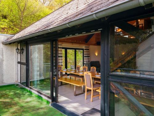 Κήπος έξω από το Apartment Eifelnatur - Haus 2-3 by Interhome