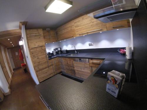 Photo de la galerie de l'établissement Appartement Hyper Centre Station Vue Latérale Pistes Le Mont Chery, aux Gets