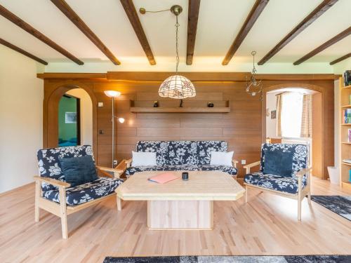 Χώρος καθιστικού στο Apartment Am Hohen Bogen-58 by Interhome