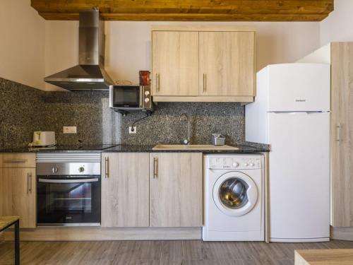 Kuchyň nebo kuchyňský kout v ubytování Apartment El Ventanico I by Interhome