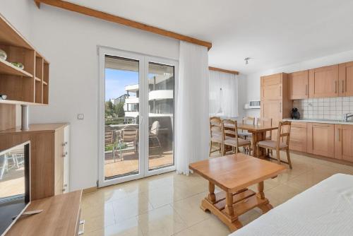 Apartment in Sukošan with Seaview, Terrace, Air condition, WIFI (3495-4)