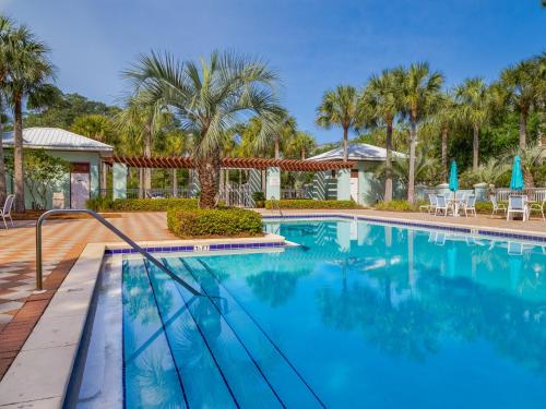 Πισίνα στο ή κοντά στο Gulf Place Courtyard 29 by Newman-Dailey