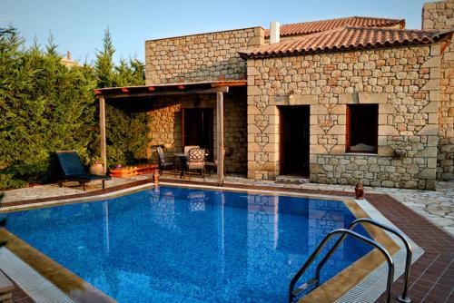 Kolam renang di atau dekat dengan Olympia Villas