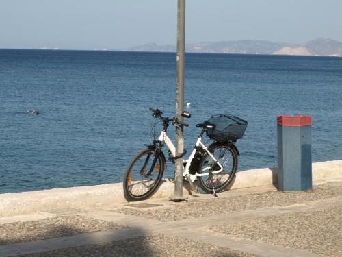 Alimos Kalamaki 100 meters from the Beach