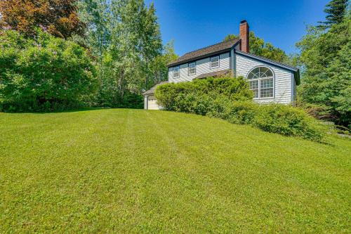 Giardino di Chic Dover Home with Hot Tub 1 Mi to Golf!