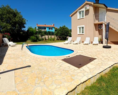 Πισίνα στο ή κοντά στο Ferienhaus Anita