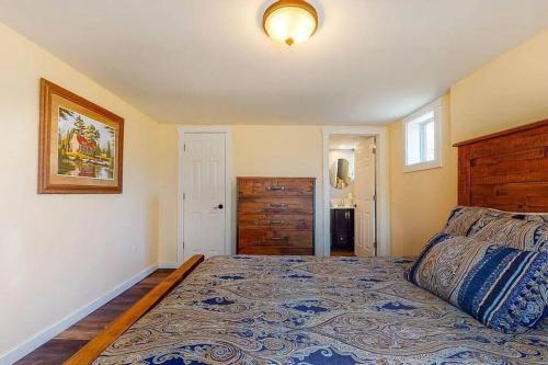 Galeriebild der Unterkunft Cozy Waterfall Oasis - Close to Catskills in East Durham