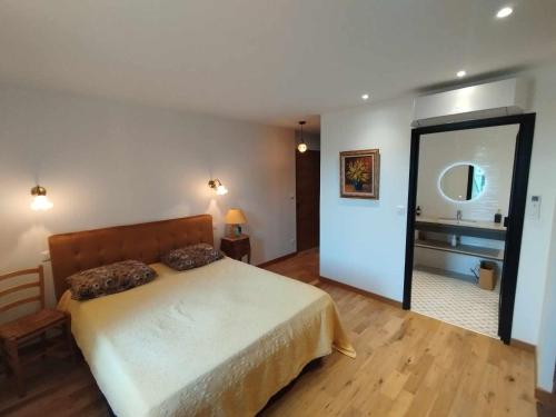 Postel nebo postele na pokoji v ubytování La maison de Félix