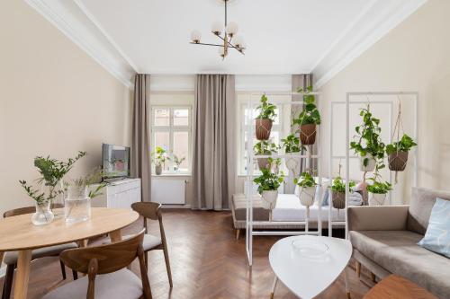 3-Bedroom Apartment - Rejtana 10