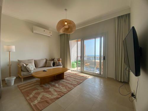 Luxury One Bedroom Apartment with Sea view in SomaBay