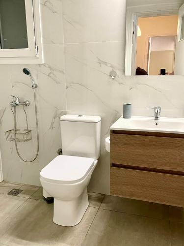 Spacious apartment near Panormou metro