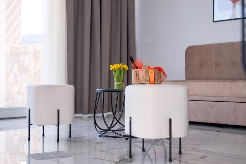 Ruang duduk di Nalu Luxury Suites Adults Only