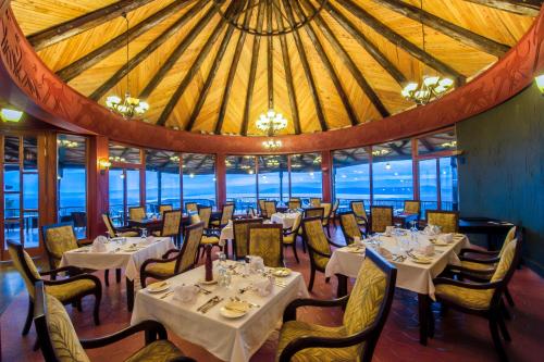 En restaurant eller et andet spisested på Lake Nakuru Sopa Lodge