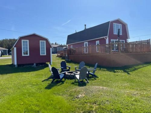 Zahrada ubytování Red Sunset Cottage in Twillingate