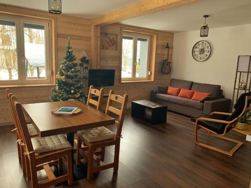 Appartement cosy avec jardin clôturé et barbecue
