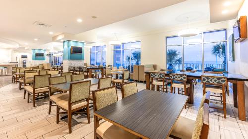 Holiday Inn Express & Suites Panama City Beach - Beachfront by IHG photo 64