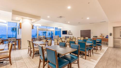 Holiday Inn Express & Suites Panama City Beach - Beachfront by IHG photo 76