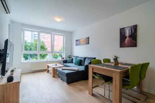 Flexible SelfCheckIns 88 - Zagreb - Garage - Loggia - Bedroom