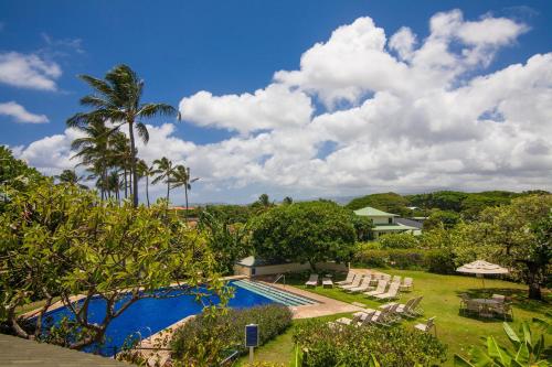 a view of the pool at the resort at Manualoha 901 Minutes to Poipu in Koloa